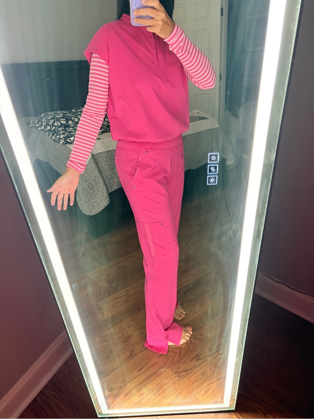 Women’s  healing hands pink scrub set.  Tops are small. Bottoms are small tall